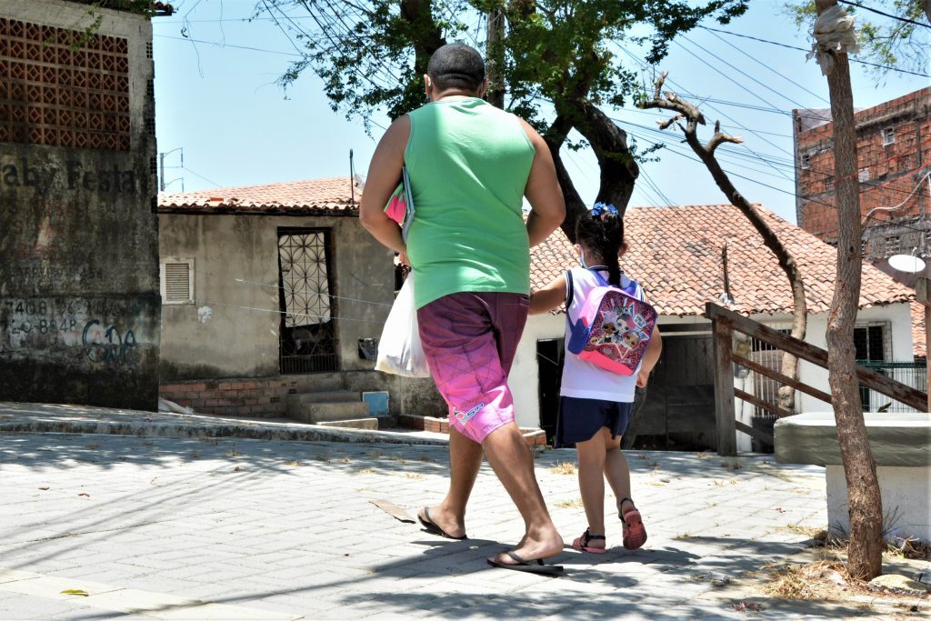 Movimentação de pessoas nas comunidades de Fortaleza