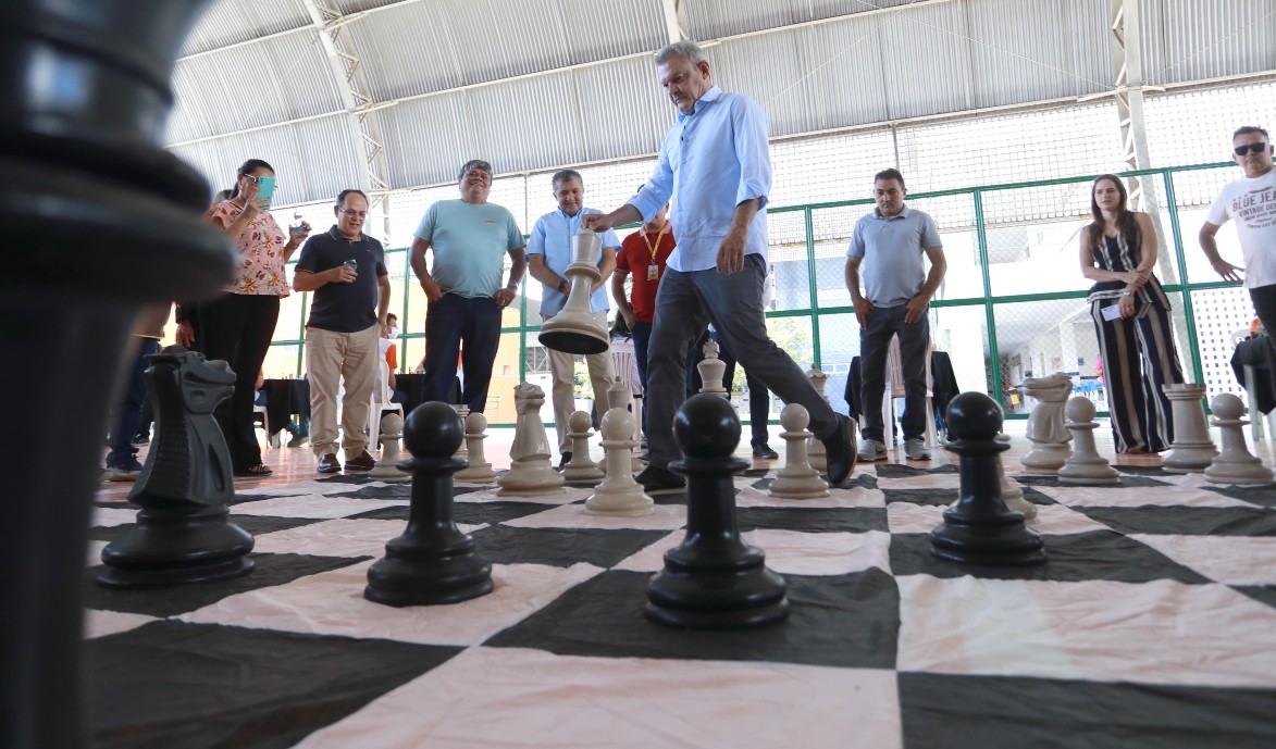 Xadrez em três tempos: uma ferramenta de socialização